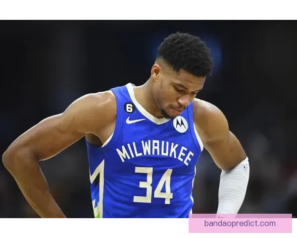 全队起立为卡斯尔庆祝三双创四项纪录 比肩邓肯19年 文班称其本就优秀